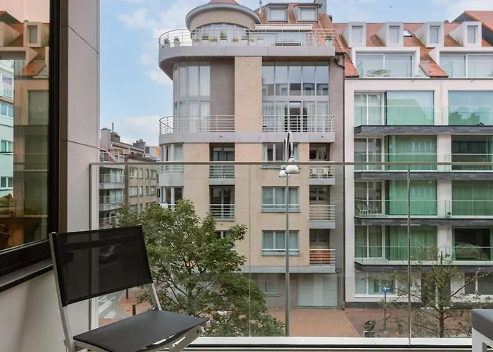 Huswell - Stunning In The Heart Of