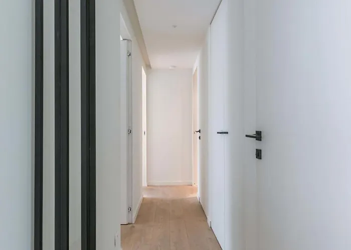 Huswell - Stunning In The Heart Of *