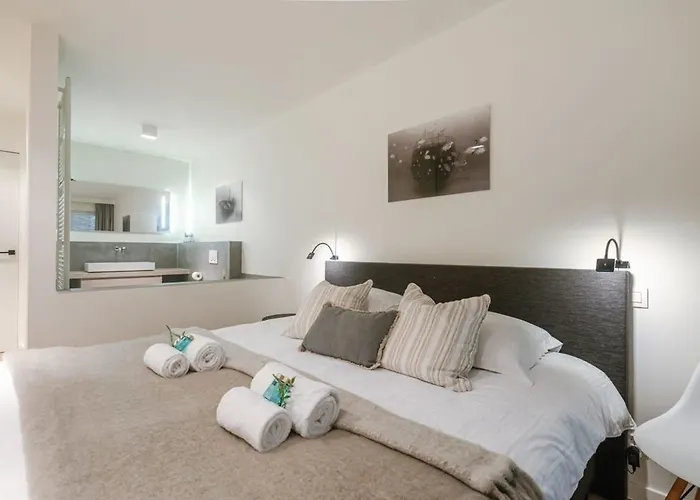 Huswell - Stunning In The Heart Of * Knokke-Heist