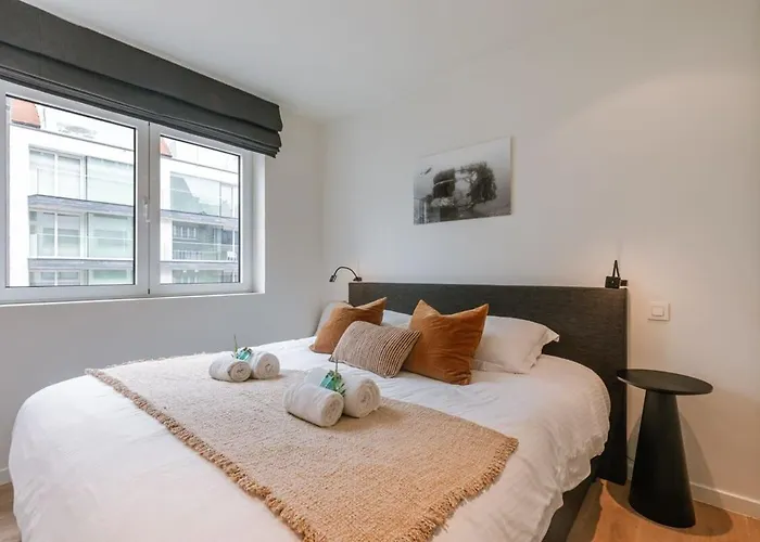 Huswell - Stunning In The Heart Of